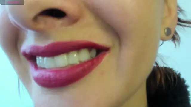 queen fetish online show from April 13, 2:51 pm