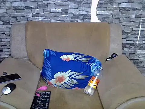 Naughtyy xx online show from April 24, 6:00 pm