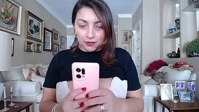 claudia online show from April 14, 1:44 pm