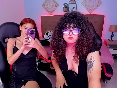 julieth love  online show from October 5, 10:37 pm