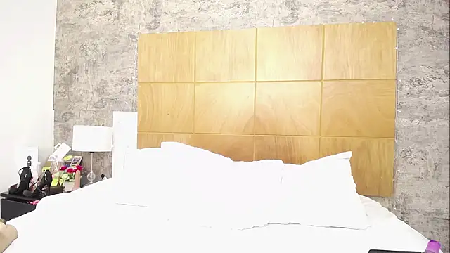 JainaRogers online show from October 1, 5:29 pm