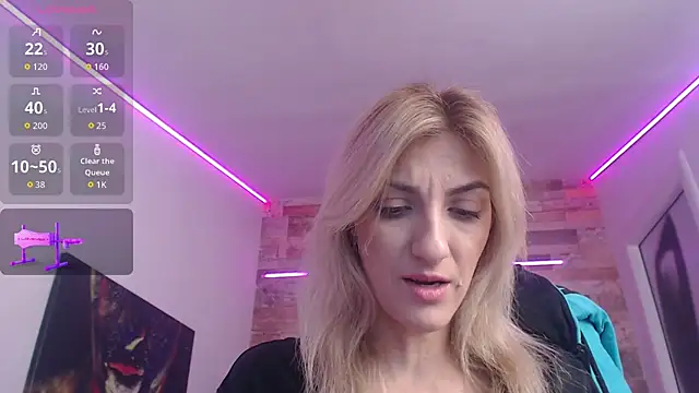 RileyLanna online show from October 15, 3:42 am