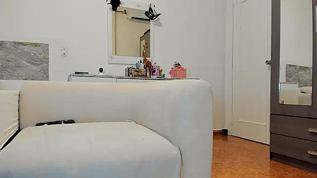 anisialuna  online show from December 5, 7:30 am