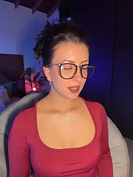 EmaSaenz online show from September 22, 9:35 pm