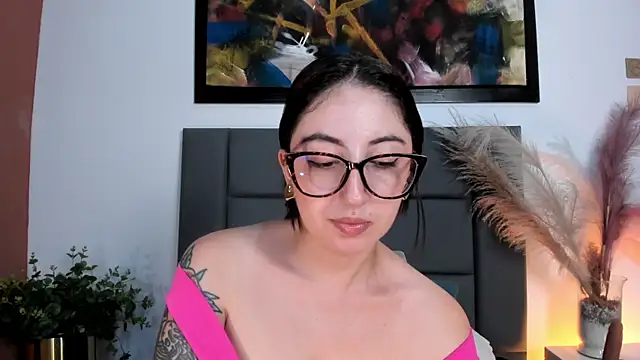 Emilywatsonn online show from May 16, 1:41 am