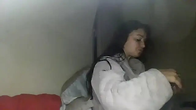 Linusya online show from September 21, 5:44 pm