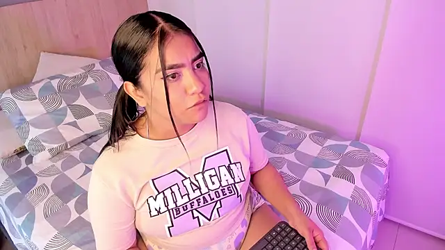 hannnasmith online show from November 13, 3:16 am