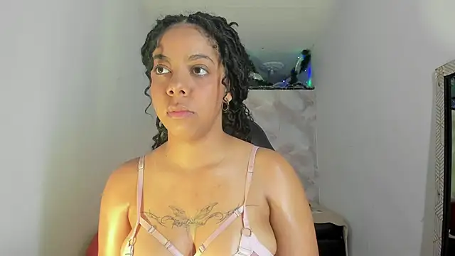 Alika01 online show from December 15, 8:14 pm