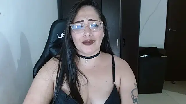 natashasmithe online show from October 24, 2:07 am