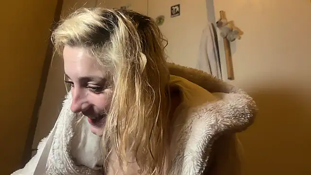 Monicbabe online show from October 14, 4:53 pm