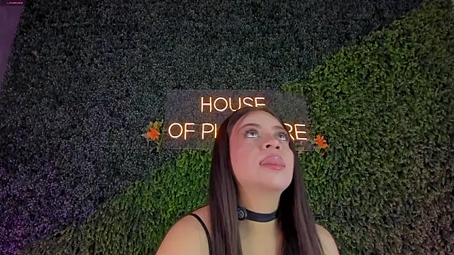 sarah-bonneth online show from March 13, 11:55 am