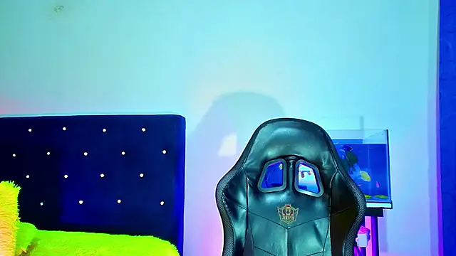 Aliice Doll online show from February 21, 6:36 am