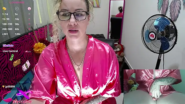 ViickySexy online show from January 13, 7:07 pm