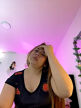 little tifanny82 online show from October 17, 5:05 pm