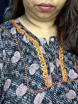 Ravina patil1 online show from September 22, 5:33 pm