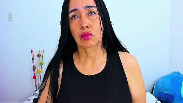 HorniestMilf online show from March 25, 8:23 pm