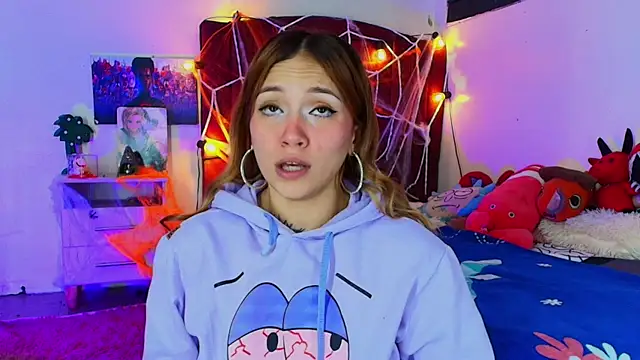 alisson zafiro  online show from October 22, 3:11 am