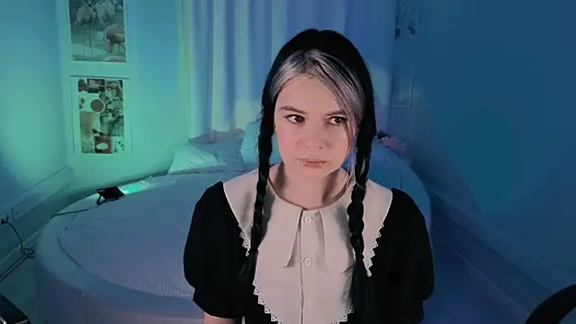 Lil Amelie online show from October 14, 7:33 am