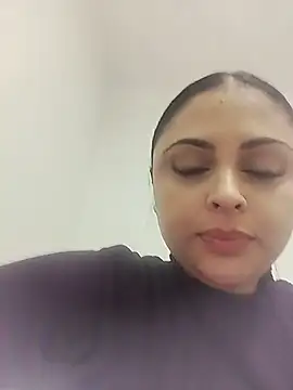 MelannyBell online show from December 13, 8:15 pm