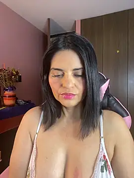 paolagomez  online show from October 21, 11:09 pm