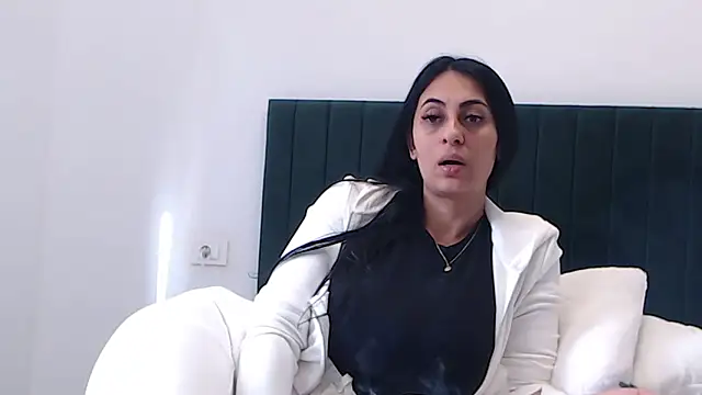 Aimeclark online show from October 17, 11:35 am