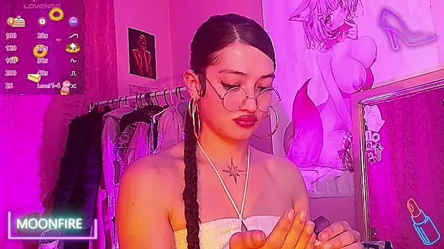 moonfiredancer online show from September 29, 4:17 am