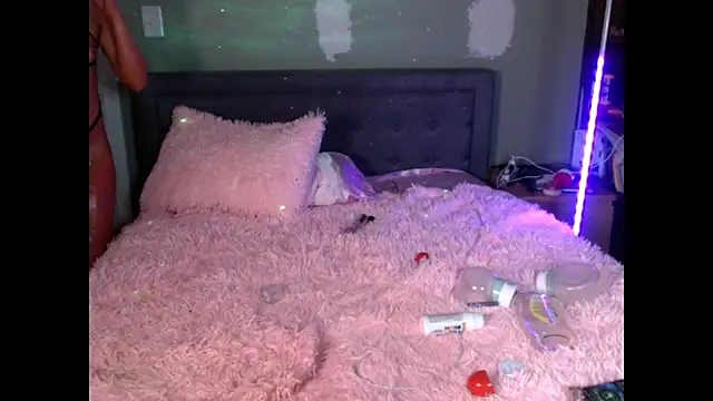 petitebarbiexxx online show from March 7, 5:47 am