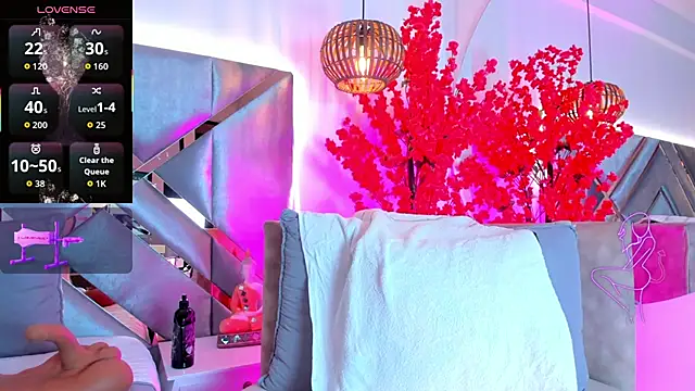 LiaaGenner online show from September 28, 2:07 am