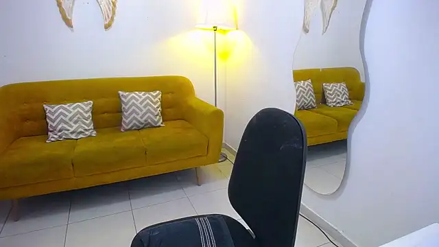 paolunaa online show from November 29, 3:32 am