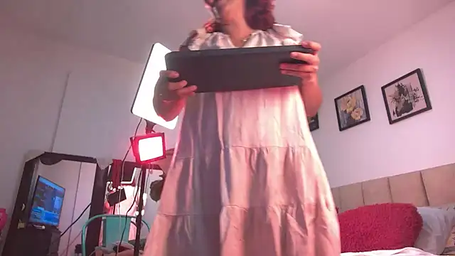 amber demons2021 online show from April 14, 10:54 pm