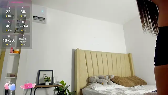 Mady-Edwards online show from November 3, 7:07 pm