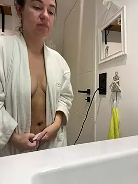 lyajoliee online show from March 15, 8:38 am