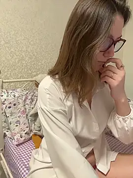 BeatriceTender online show from March 9, 8:34 pm