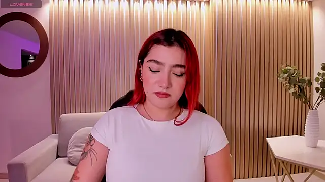 ViolettCastel online show from September 12, 7:32 pm