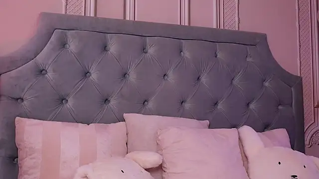 LucyAddison online show from October 10, 4:06 am