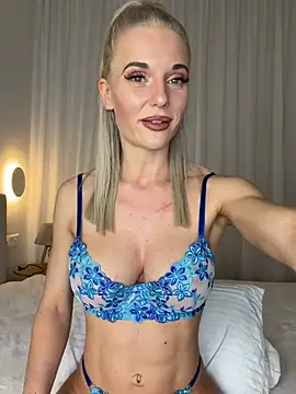 JayJayPink online show from February 17, 9:47 pm