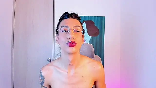 sofiaa grey  online show from March 23, 4:24 pm