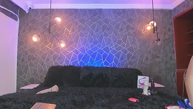 leigh-angels online show from December 21, 10:46 pm