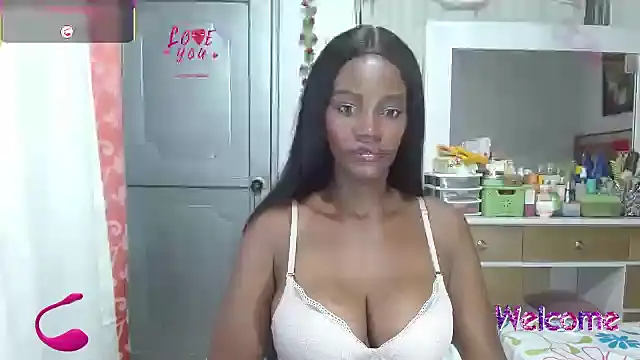 latinahot963 online show from April 13, 8:31 pm