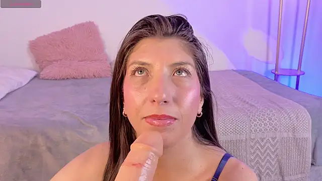 Megannklein online show from April 18, 3:31 am