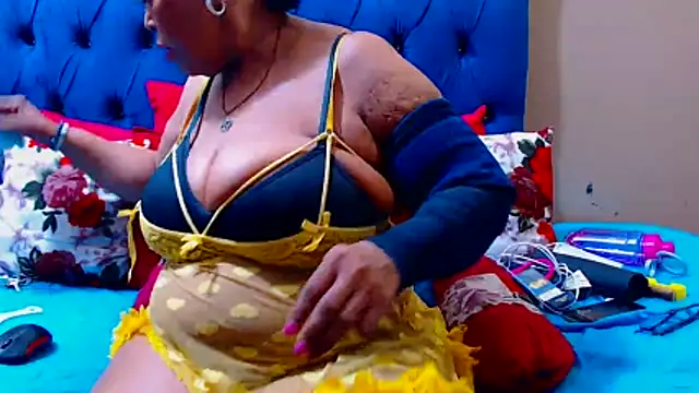 ebonycandy10 online show from October 13, 5:21 am