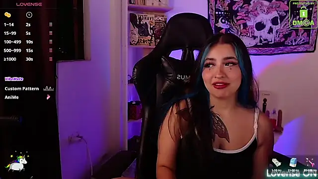 sweetcoralinee online show from September 23, 2:43 am