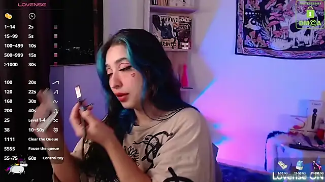 sweetcoralinee online show from September 13, 12:07 am