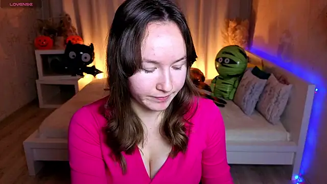 Little doll meow online show from October 31, 3:30 am