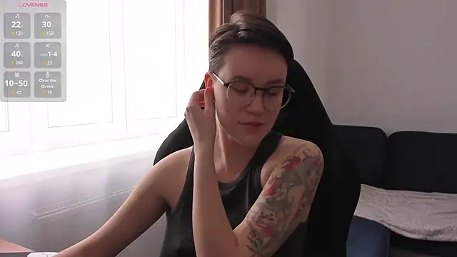 JessieFlower online show from March 25, 8:28 am