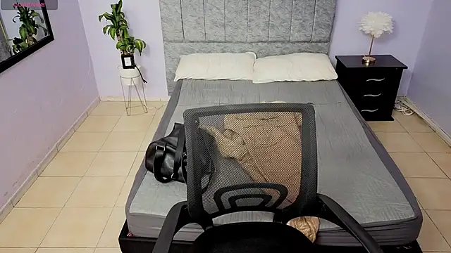 Lana stone  online show from December 18, 3:11 am