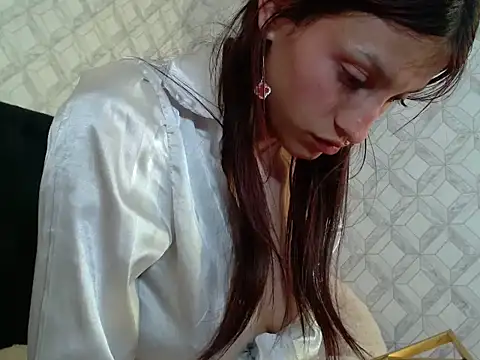 Emma-Wilson online show from September 26, 5:27 am