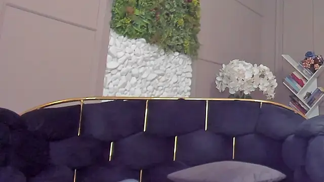 Deliciouslips online show from February 23, 6:51 pm