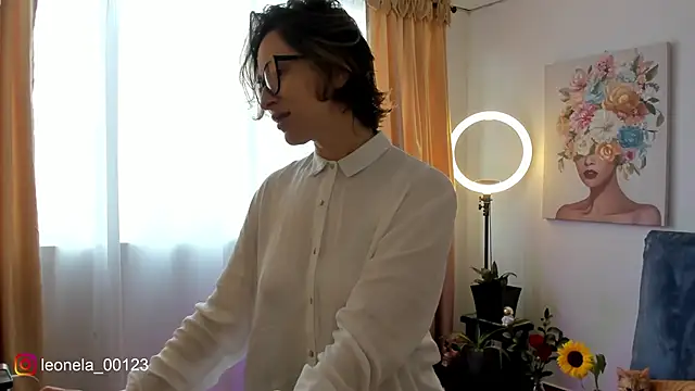 cuddlingbunny online show from February 2, 5:23 pm