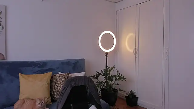 cuddlingbunny online show from March 19, 6:01 pm